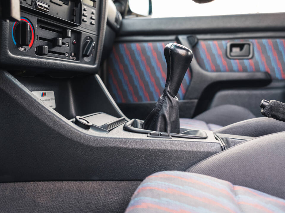 Image 34/50 of BMW M3 Sport Evo (1990)