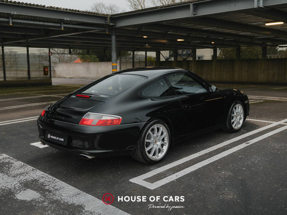 Image 4/39 of Porsche 911 Carrera (2002)