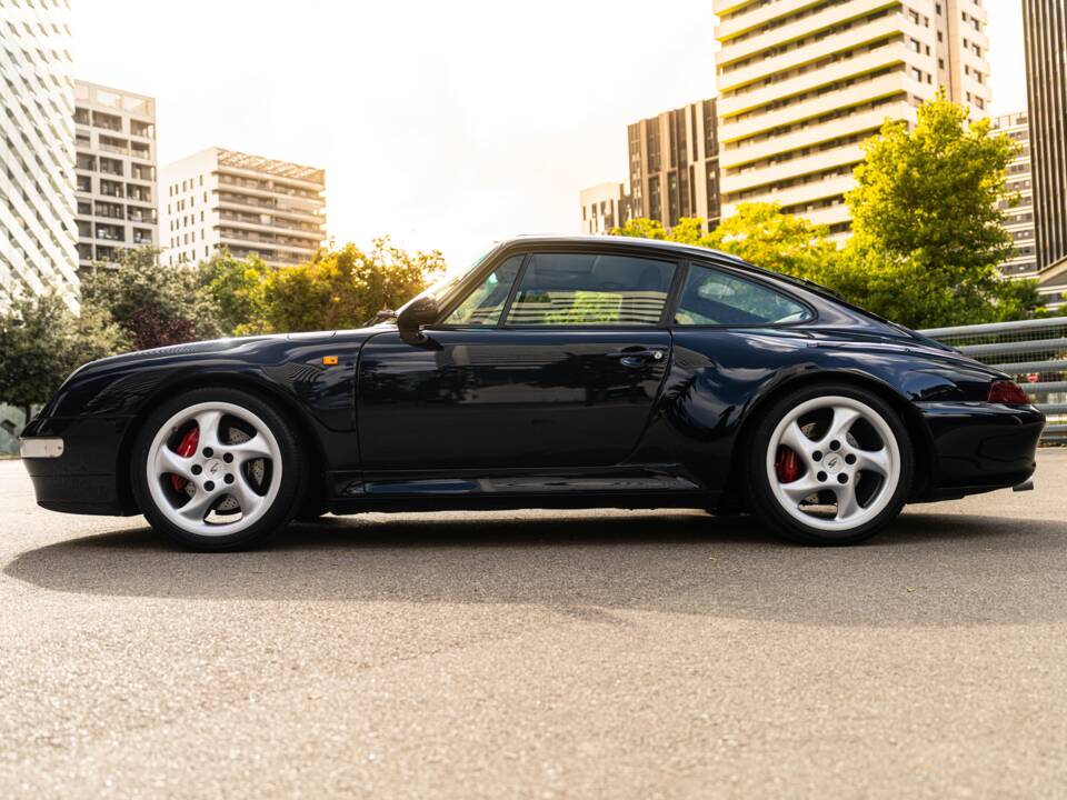 Bild 2/22 von Porsche 911 Carrera 4S (1996)