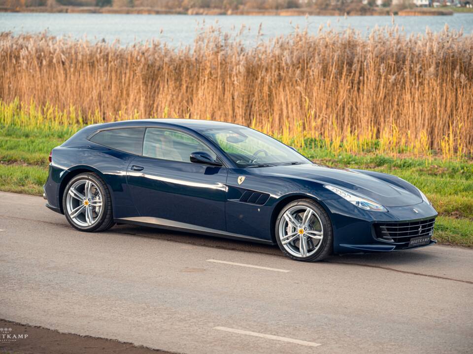 Bild 6/12 von Ferrari GTC4Lusso (2016)