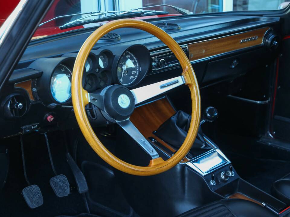 Imagen 29/50 de Alfa Romeo 2000 GT Veloce (1972)