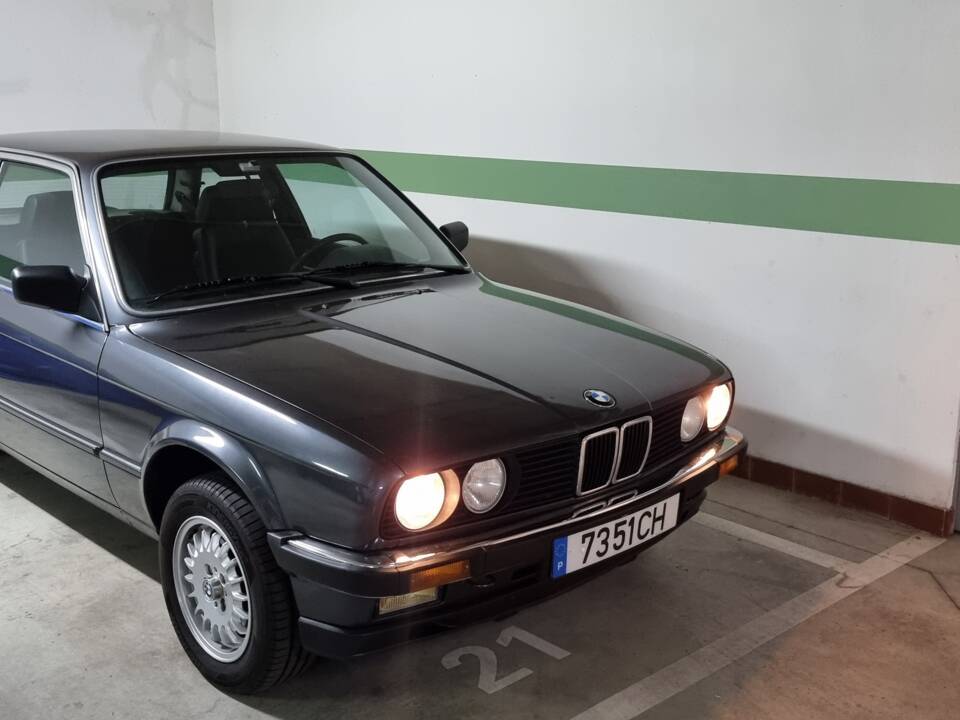Image 77/100 of BMW 323i (1984)