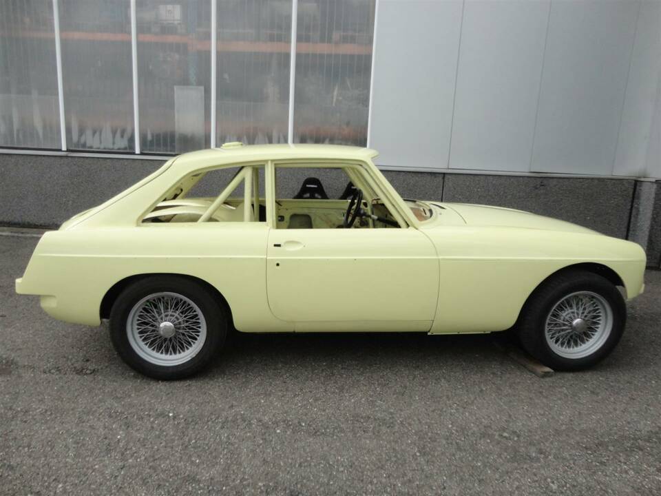 Bild 14/22 von MG MGB GT (1967)