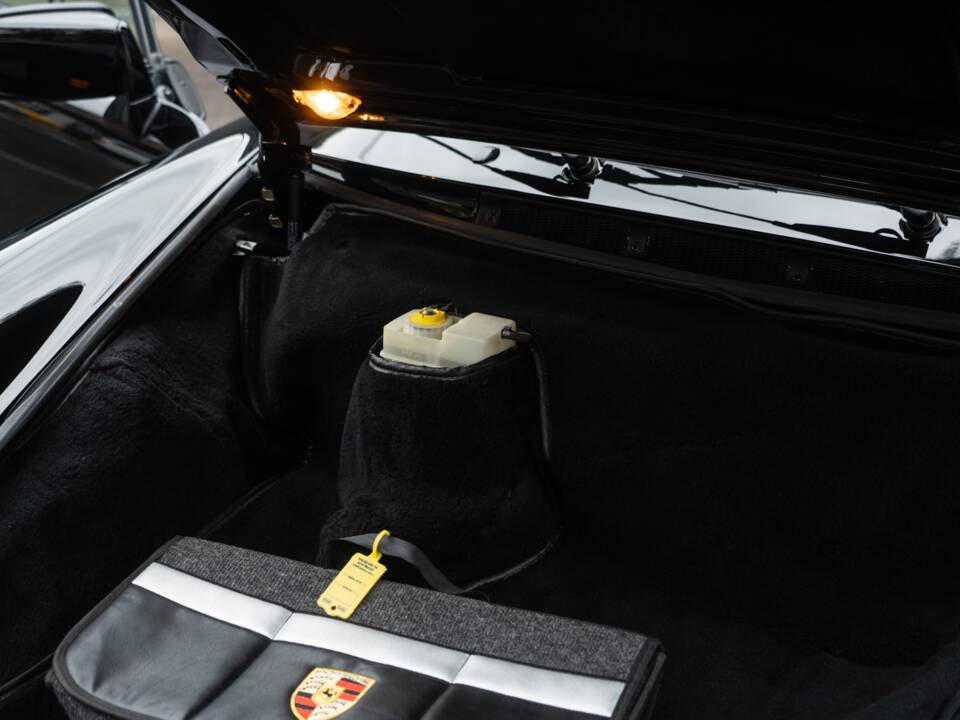 Image 24/67 of Porsche 911 Turbo 3.3 (1987)