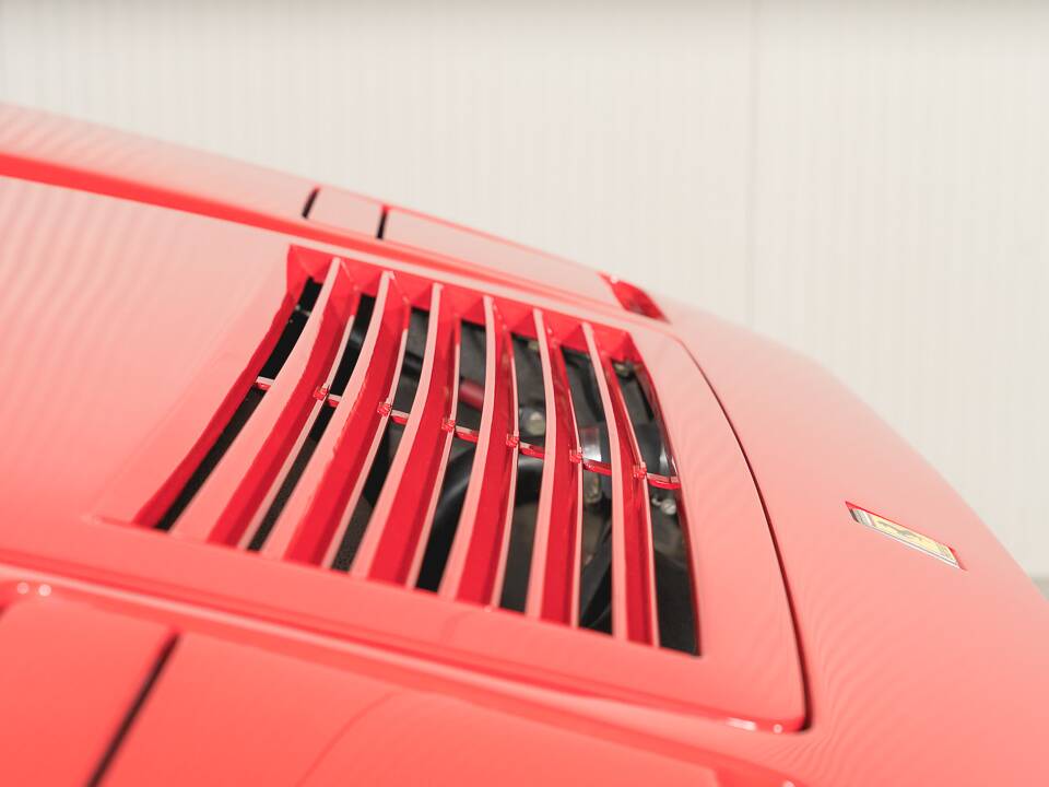 Afbeelding 23/32 van Ferrari 328 GTS (1985)