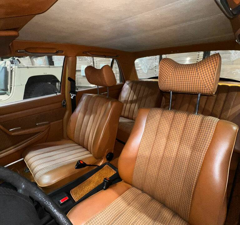 Bild 6/8 von Mercedes-Benz 280 SE (1977)