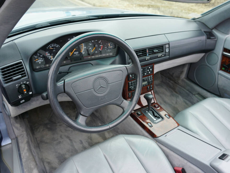 Imagen 23/43 de Mercedes-Benz SL 500 (1994)