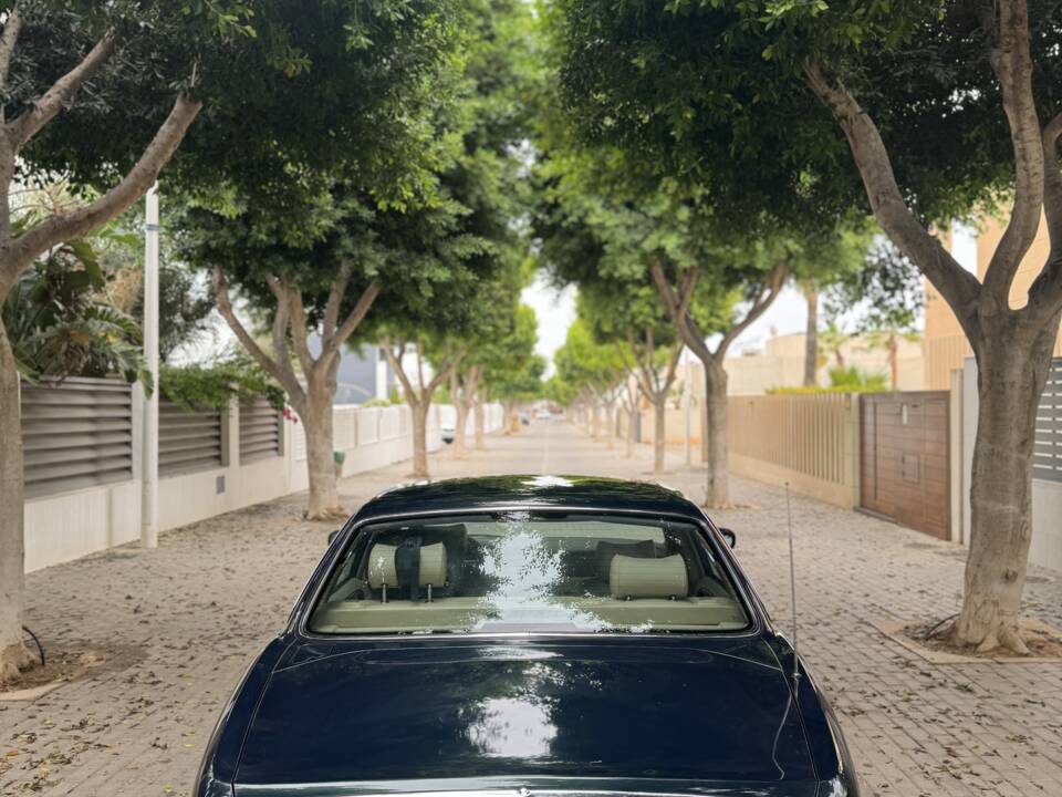 Image 4/10 of Jaguar XJ 8 Executive (2000)