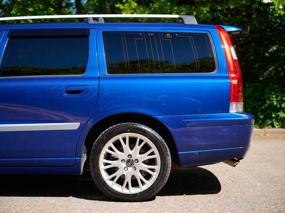 Image 10/50 of Volvo V 70 2.4 (2006)