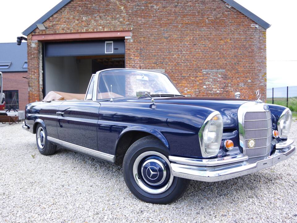 Afbeelding 3/32 van Mercedes-Benz 250 SE (1967)