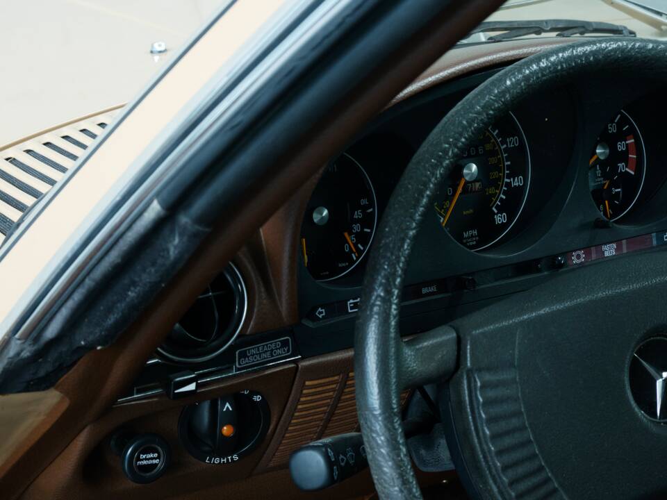 Bild 34/50 von Mercedes-Benz 450 SLC (1977)