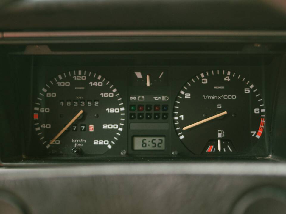Afbeelding 29/37 van Volkswagen Passat 2.0 (1987)