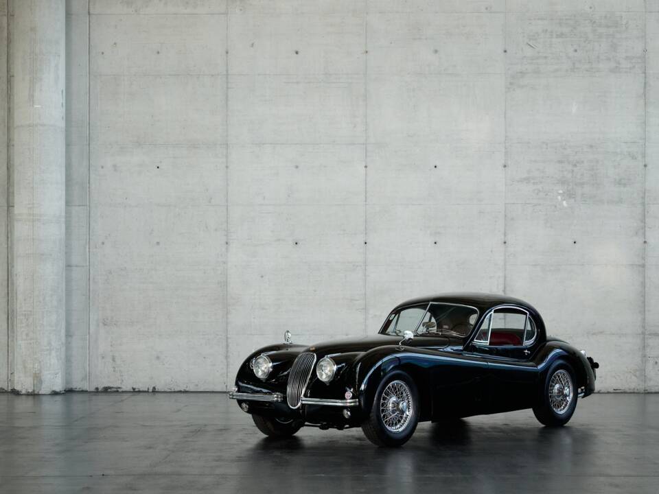 Image 2/48 of Jaguar XK 120 FHC (1954)