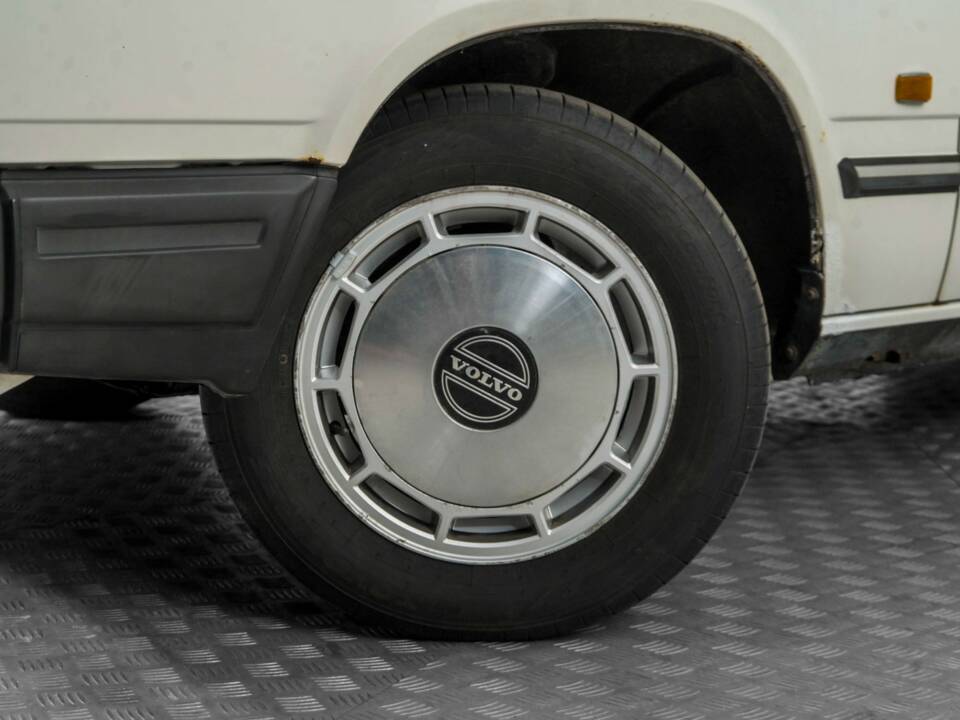 Image 4/50 de Volvo 740 (1984)