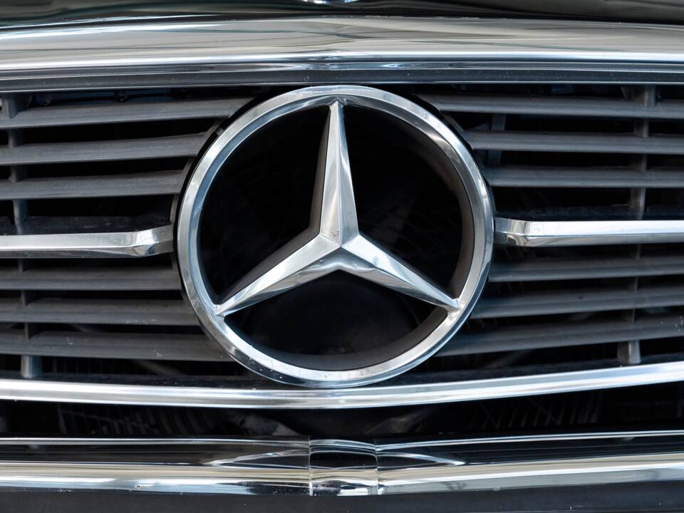 Image 27/50 de Mercedes-Benz 560 SL (1989)