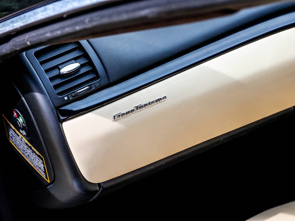 Image 25/43 of Maserati GranTurismo 4.2 (2008)