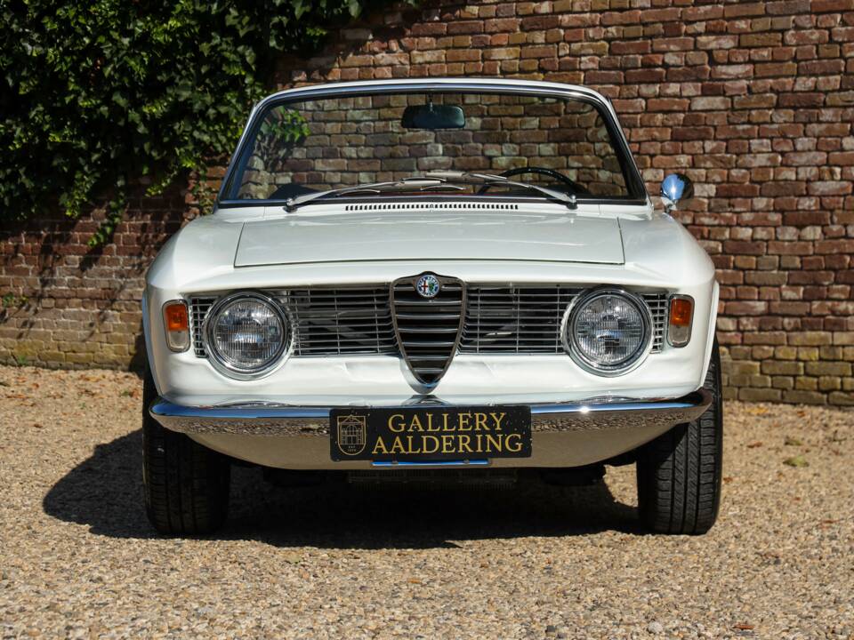 Image 8/50 of Alfa Romeo Giulia 1600 GTC (1966)