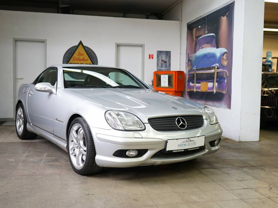 Immagine 2/50 di Mercedes-Benz SLK 32 AMG (2002)