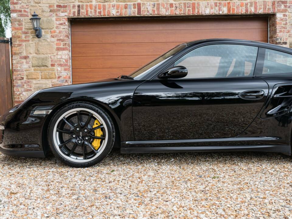 Image 11/47 of Porsche 911 GT2 (2009)