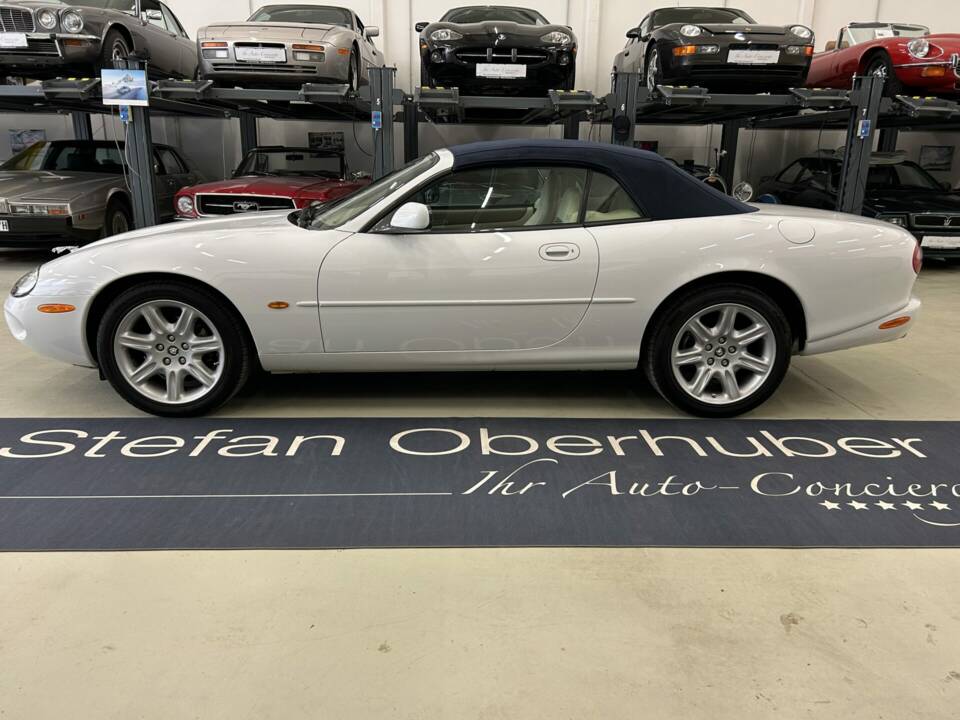 Immagine 25/28 di Jaguar XK8 4.0 (1997)