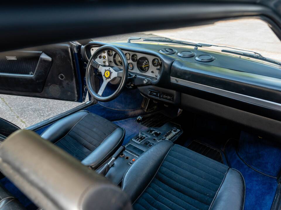 Image 17/22 of Ferrari Dino 308 GT4 (1977)