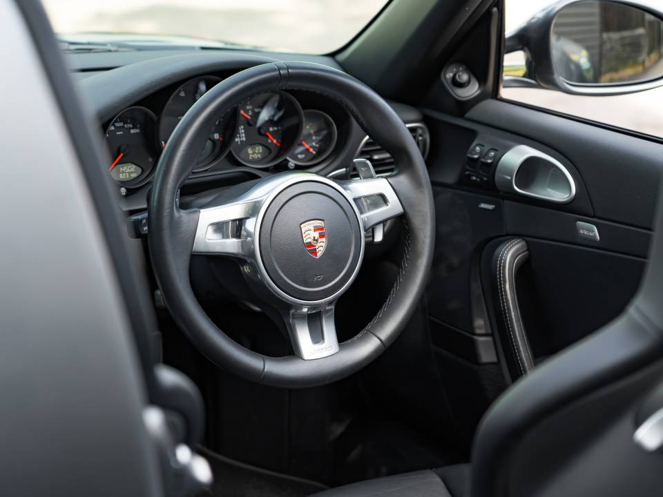 Immagine 25/42 di Porsche 911 Carrera GTS (2011)