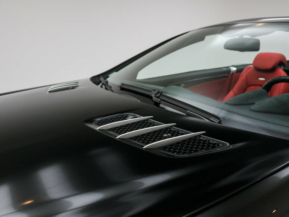 Image 13/21 of Mercedes-Benz SL 65 AMG (2005)