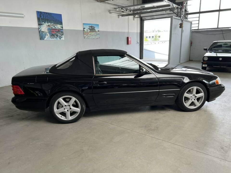 Image 4/25 of Mercedes-Benz SL 500 (1999)