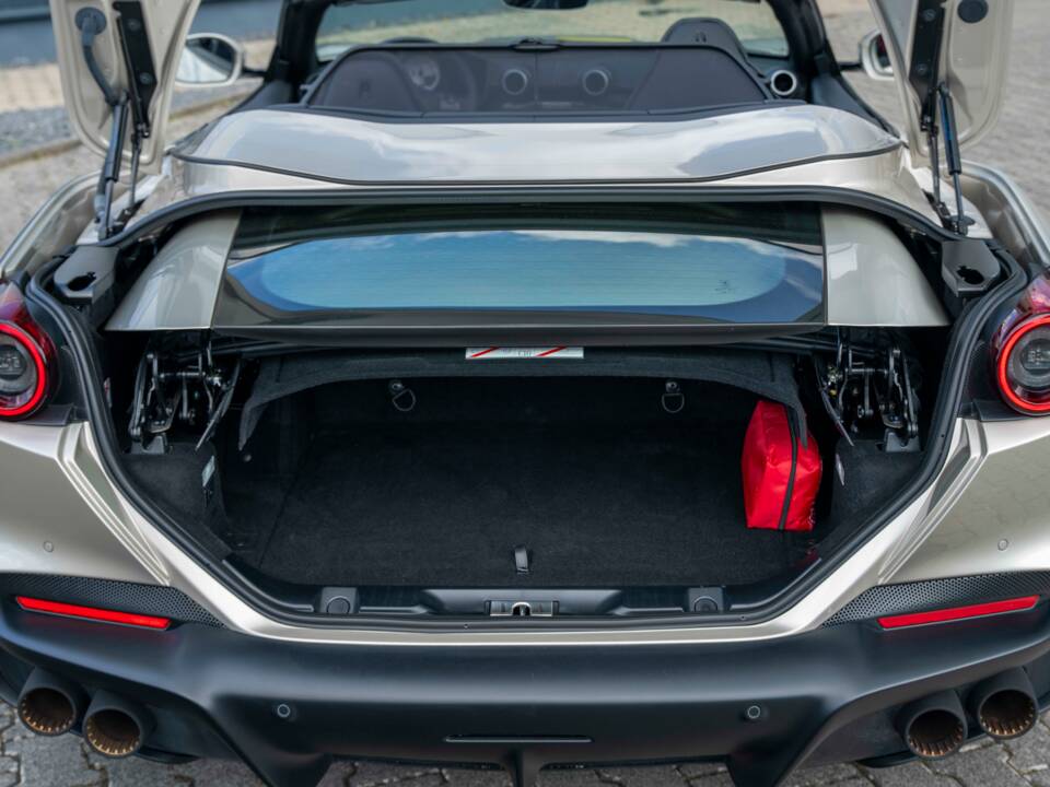 Image 29/44 of Ferrari Portofino M (2022)