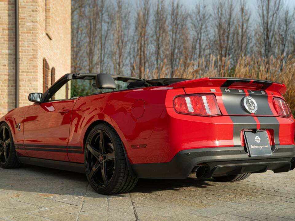 Image 14/50 of Ford Mustang Shelby GT 500 (2011)