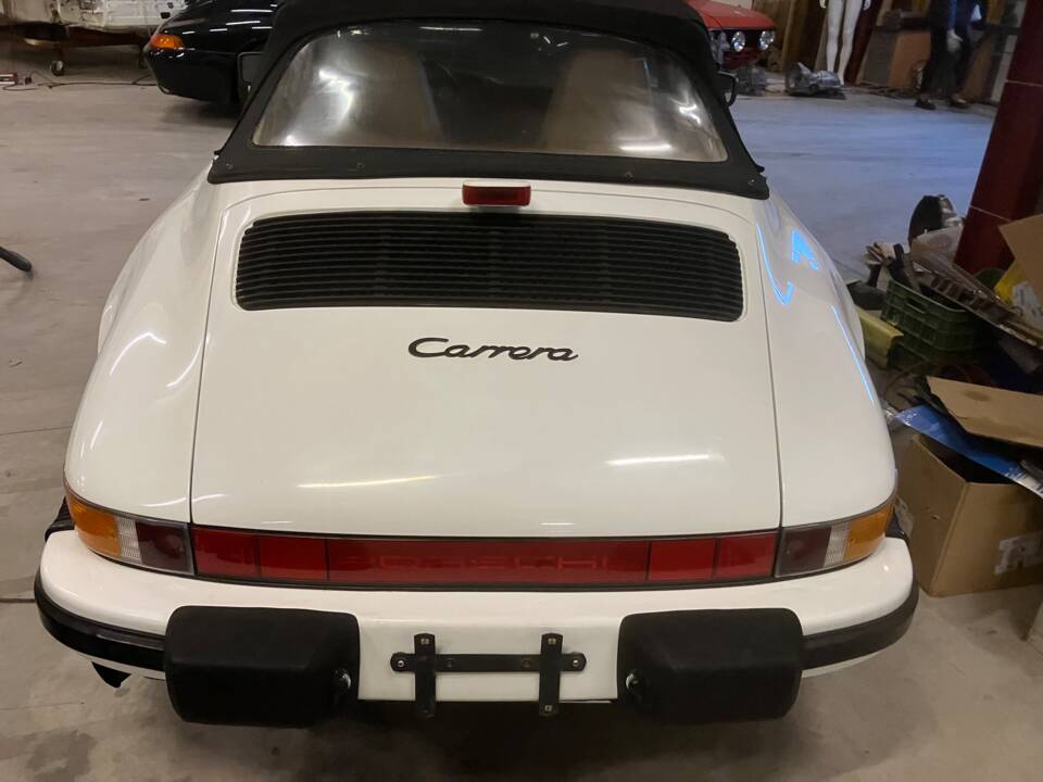 Image 3/4 of Porsche 911 Carrera 3.2 (1987)