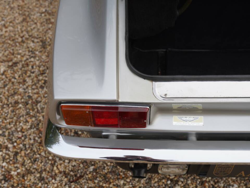 Bild 41/50 von Aston Martin V8 (1974)