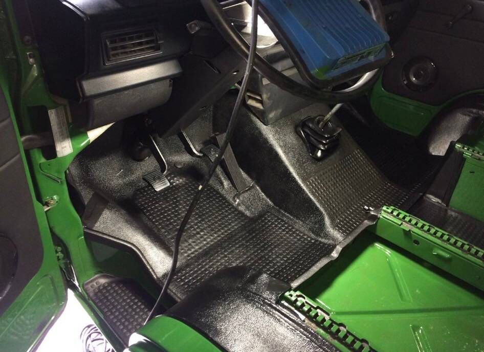 Bild 7/13 von Volkswagen T3 Pritsche 1.6 TD (1990)