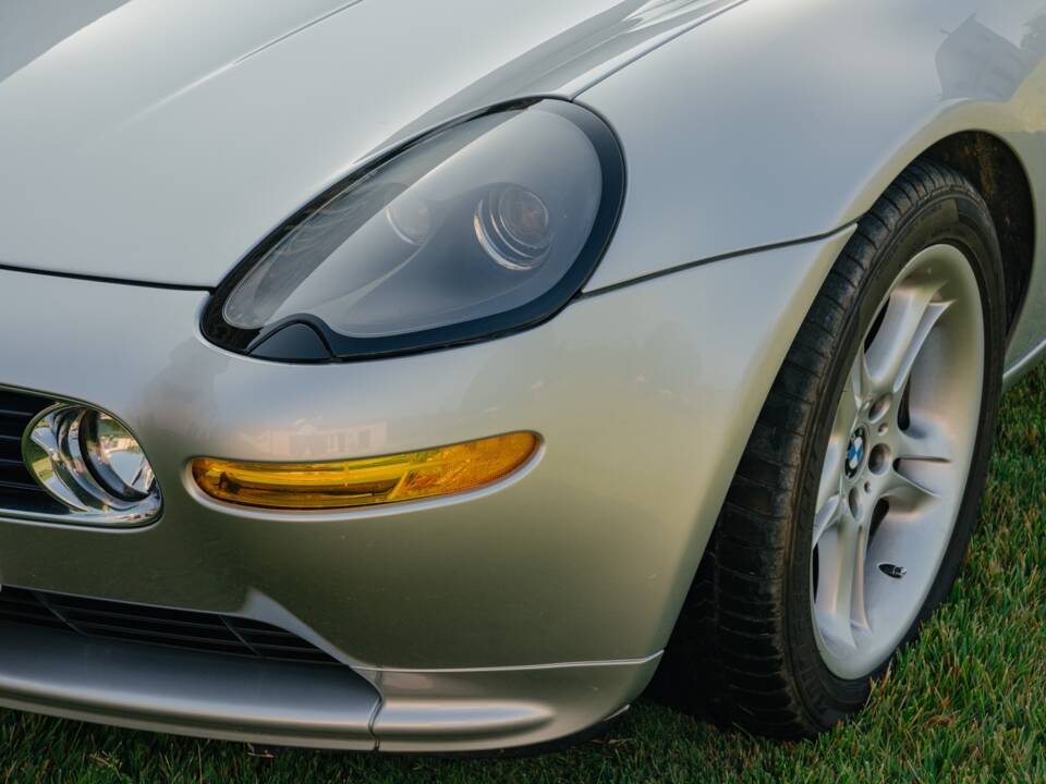 Image 53/185 of BMW Z8 (2001)