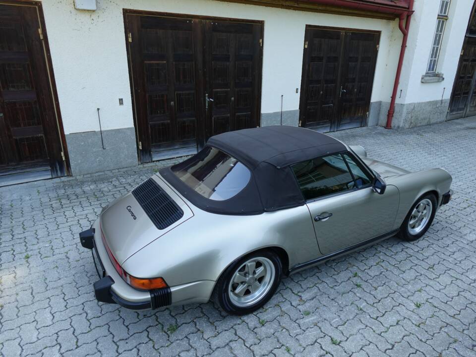Image 4/40 of Porsche 911 Carrera 3.2 (1986)