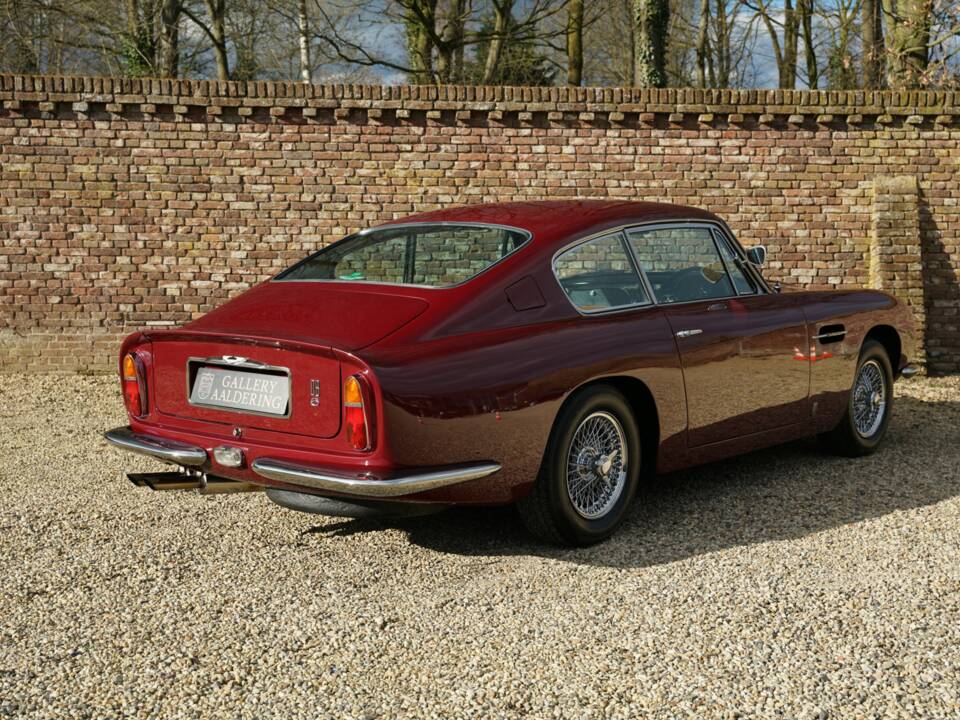 Bild 33/50 von Aston Martin DB 6 Vantage (1966)