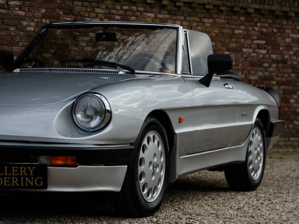 Image 23/50 de Alfa Romeo 2.0 Spider QV (1988)