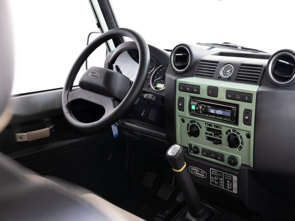 Image 8/36 of Land Rover Defender (2016)