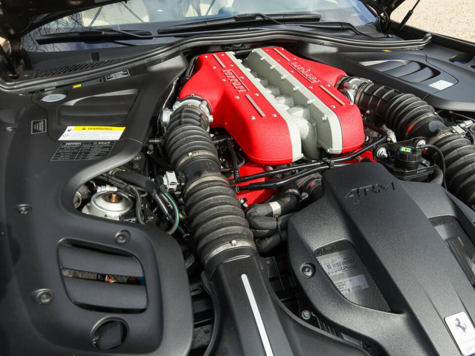 Immagine 33/50 di Ferrari GTC4Lusso (2018)