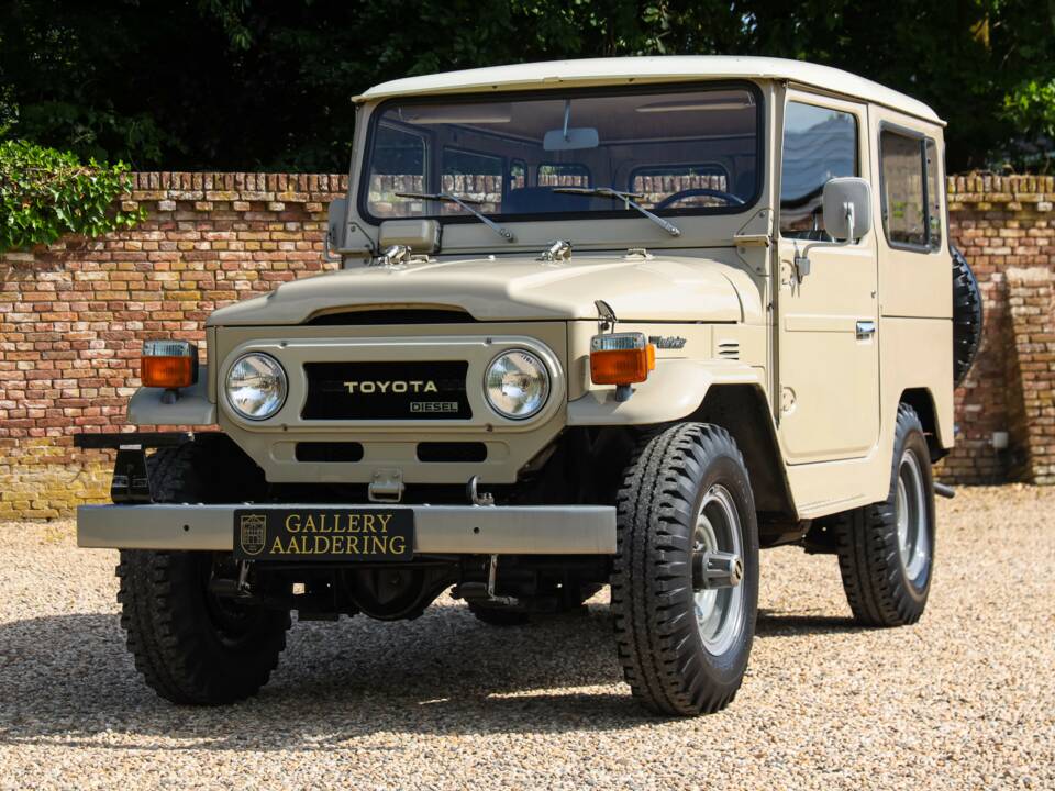 Bild 9/50 von Toyota Land Cruiser BJ 40 (1977)