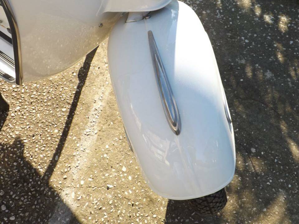 Image 27/40 of Piaggio Vespa 160 GS (1964)