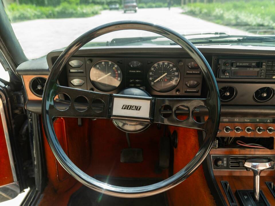 Immagine 40/49 di FIAT 130 Coupe (1973)