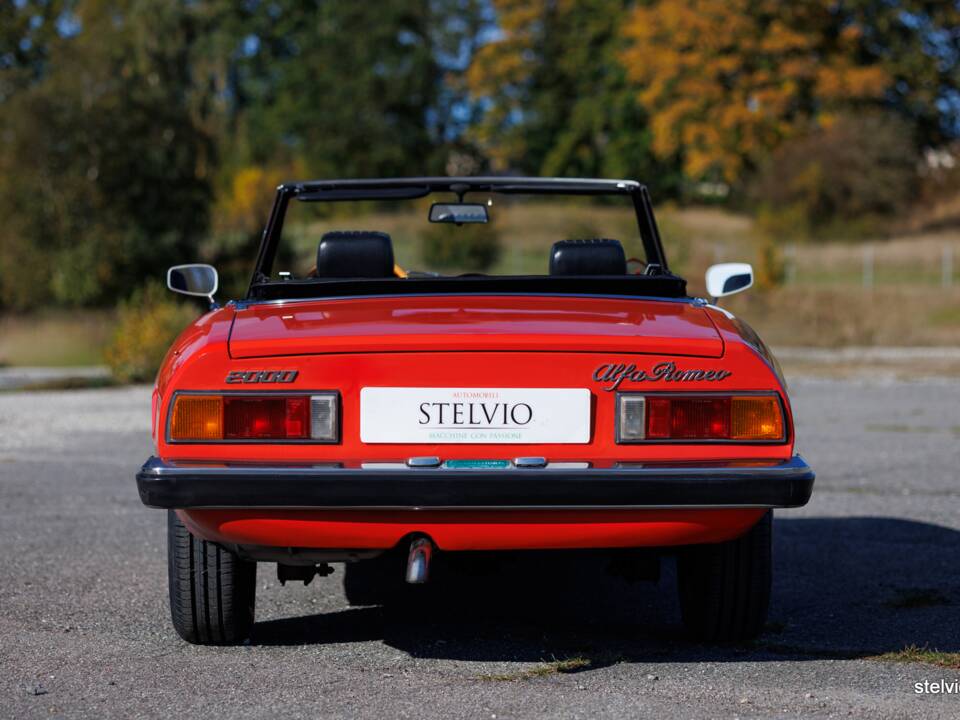 Image 16/43 of Alfa Romeo Spider Veloce 2000 (1976)