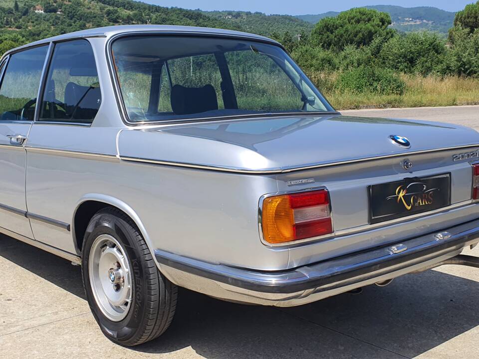 Image 11/31 of BMW 2002 tii (1975)