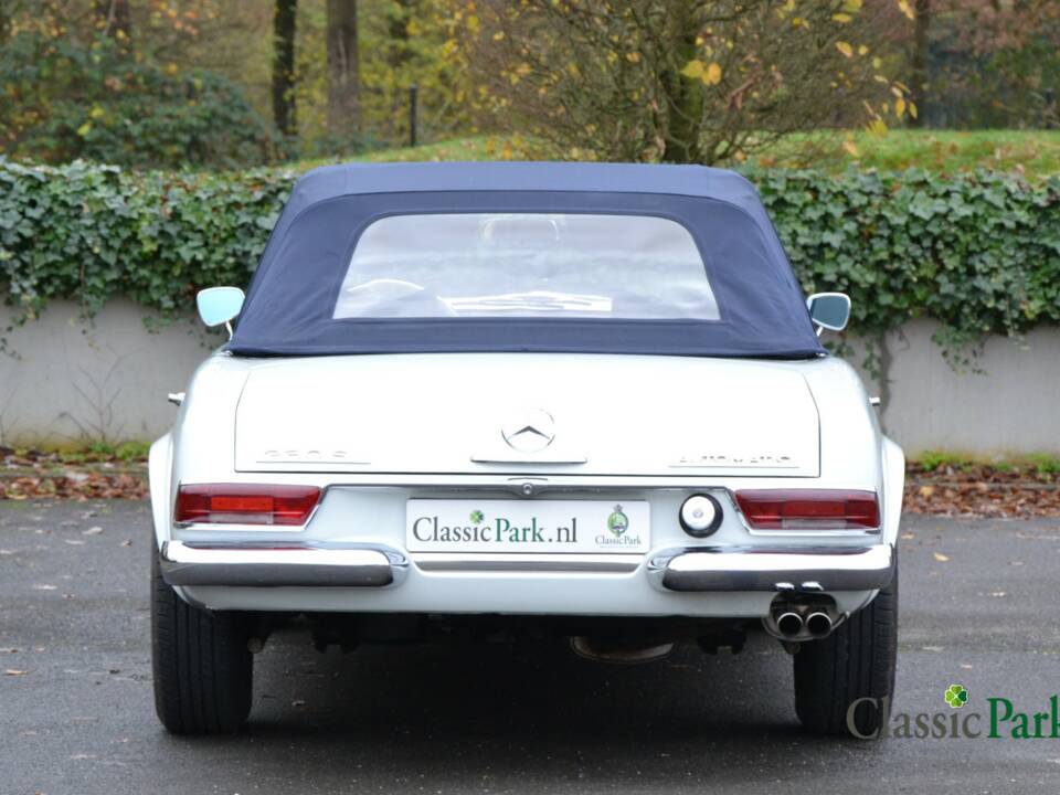 Image 24/50 of Mercedes-Benz 250 SL (1966)