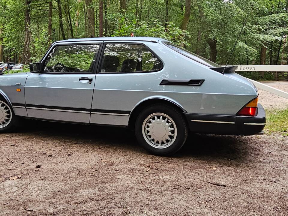 Image 18/22 of Saab 900 S (1992)