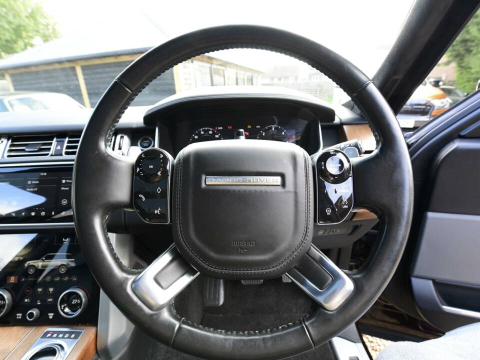 Image 31/50 of Land Rover Range Rover V8 SV Autobiography (2018)