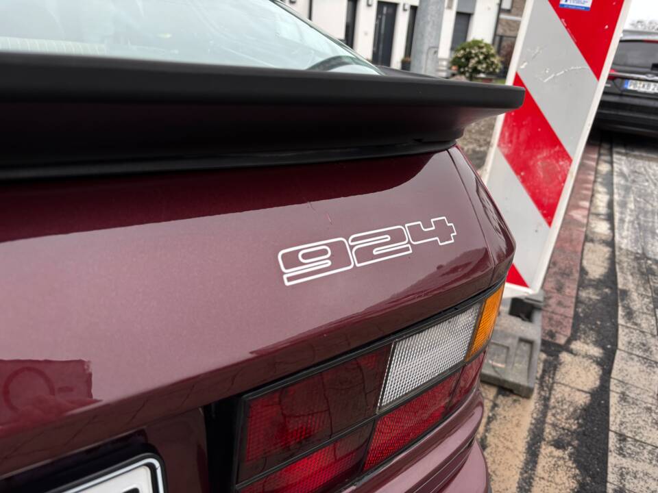 Image 23/27 de Porsche 924 (1984)