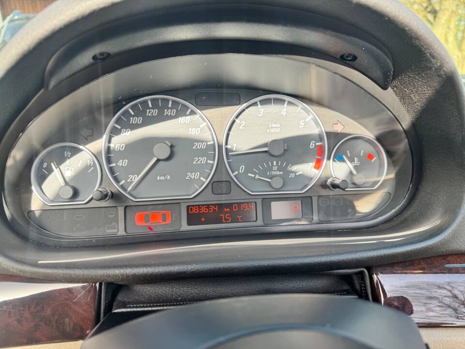 Image 11/18 of BMW 330Ci (2001)