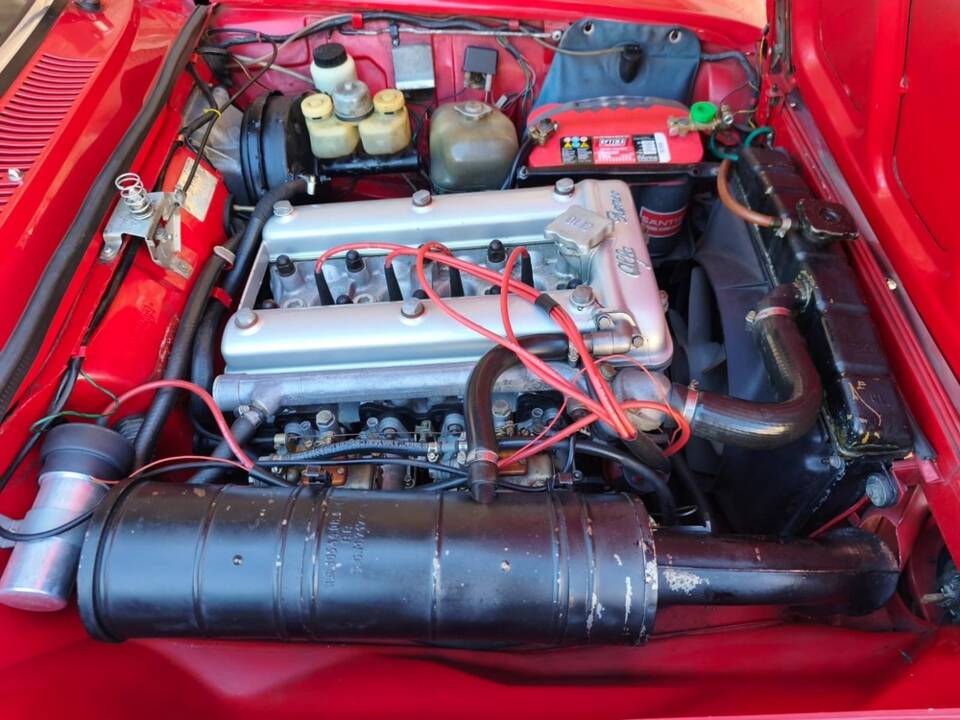 Bild 16/27 von Alfa Romeo 2000 GT Veloce (1972)